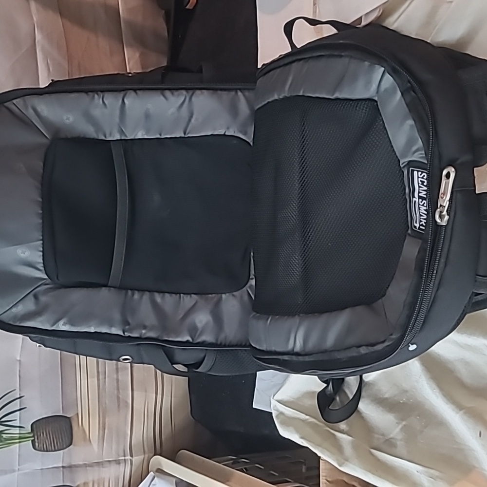 NWOT Swissgear  ScanSmart Black Backpack - Picture 3 of 9